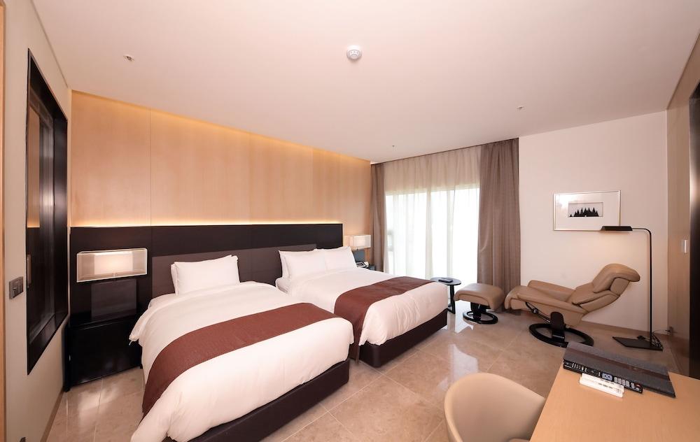 Midas Hotel & Resort Gapyeong Exterior photo