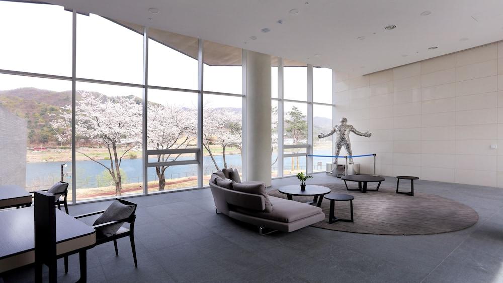 Midas Hotel & Resort Gapyeong Exterior photo
