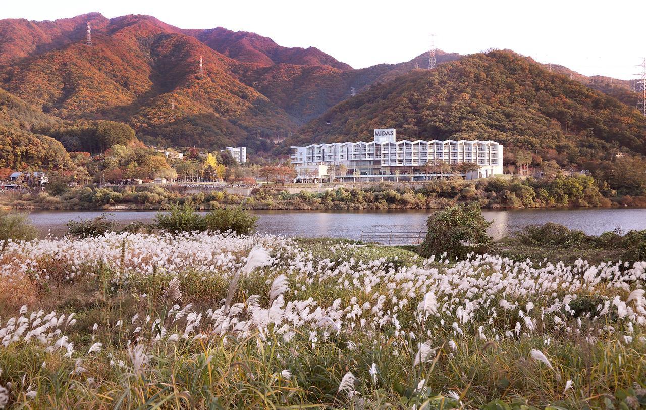 Midas Hotel & Resort Gapyeong Exterior photo